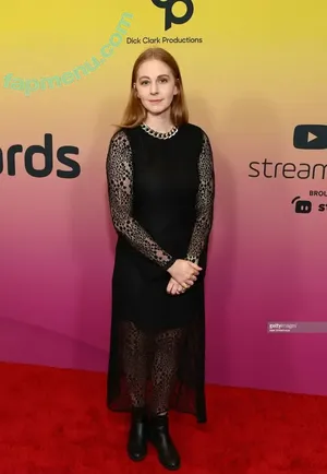 Simone Giertz / simonegiertz nude photo #0181