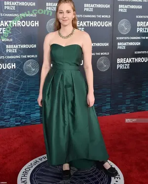 Simone Giertz / simonegiertz nude photo #0191