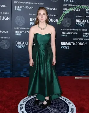 Simone Giertz / simonegiertz nude photo #0196