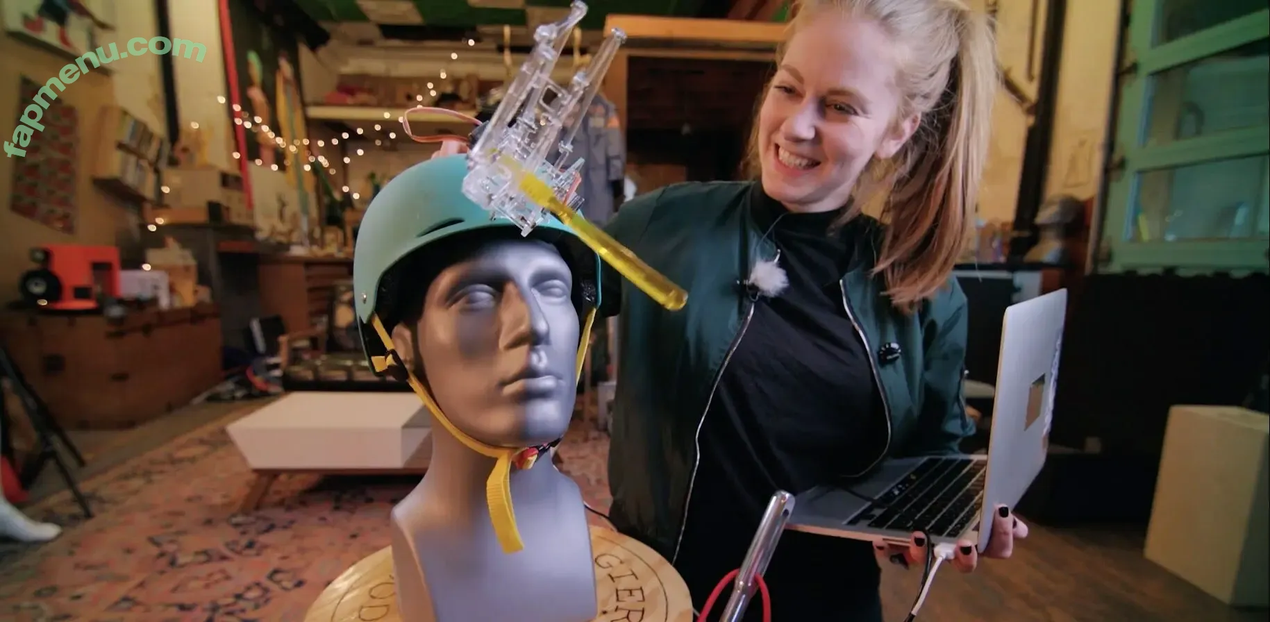 Simone Giertz nude photo #0024 (simonegiertz)