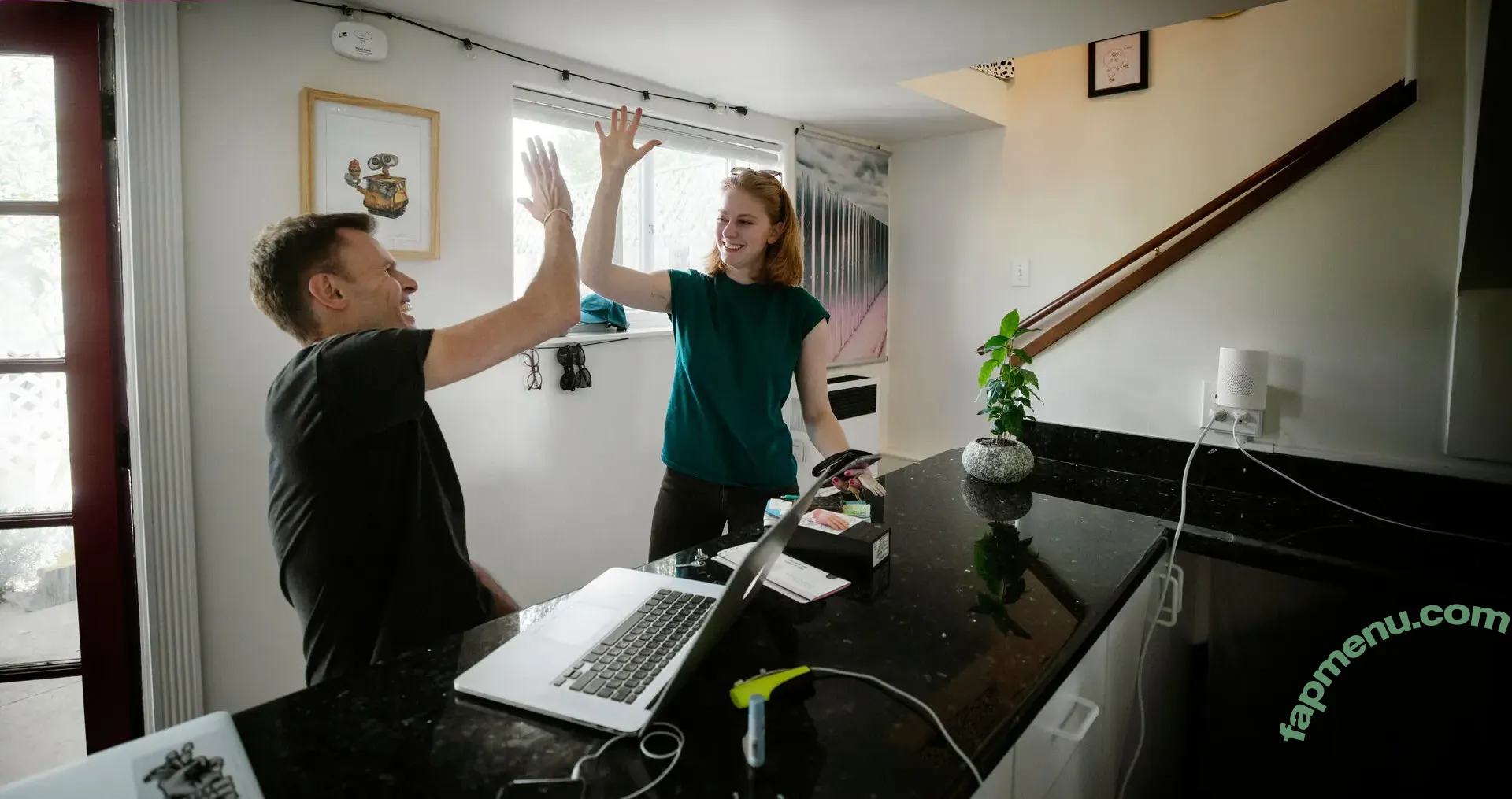 Simone Giertz nude photo #0026 (simonegiertz)