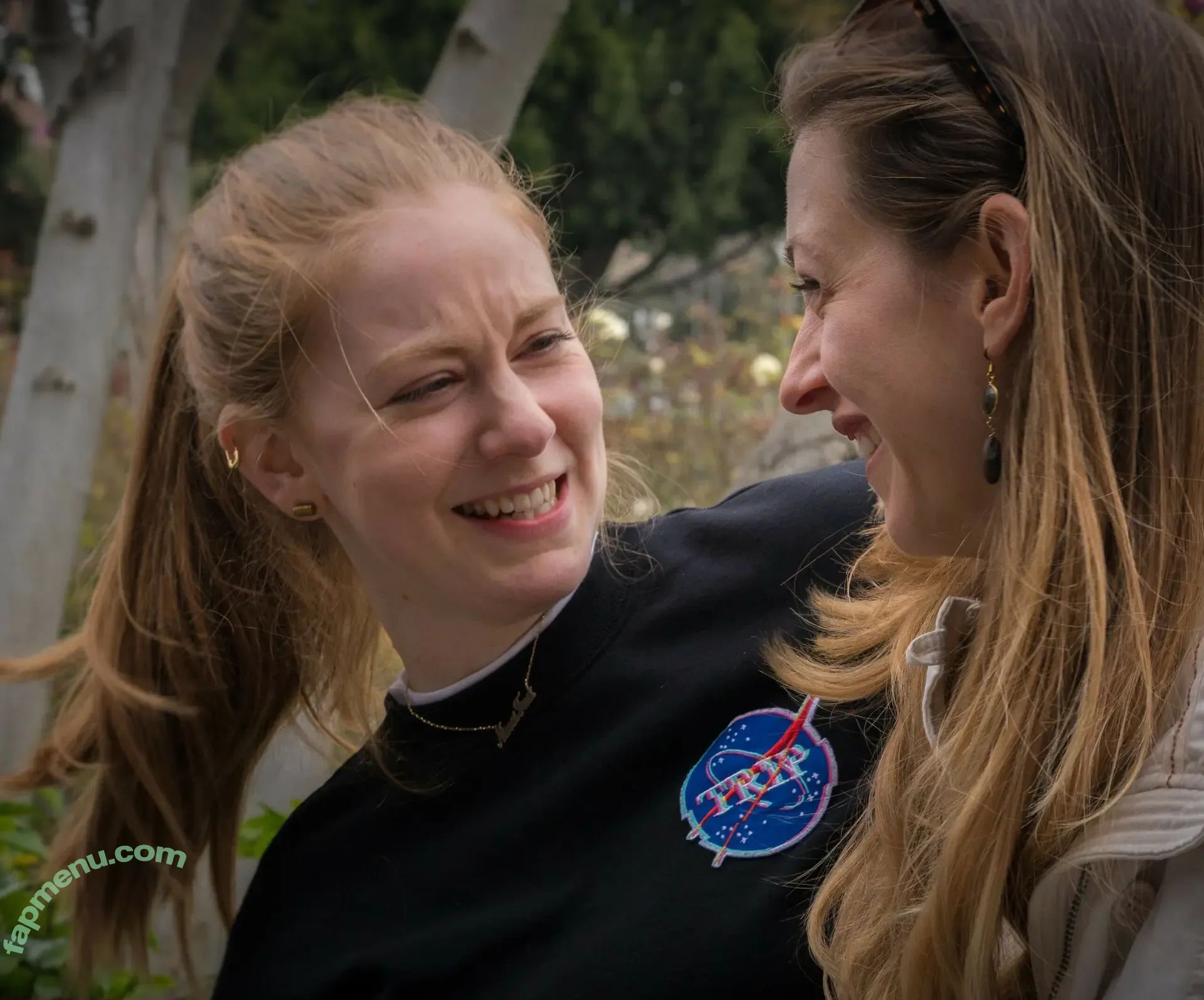 Simone Giertz nude photo #0040 (simonegiertz)