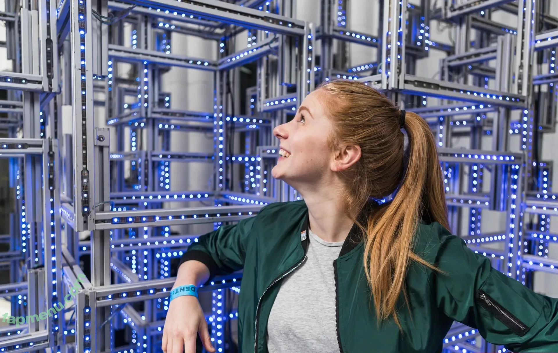 Simone Giertz nude photo #0062 (simonegiertz)