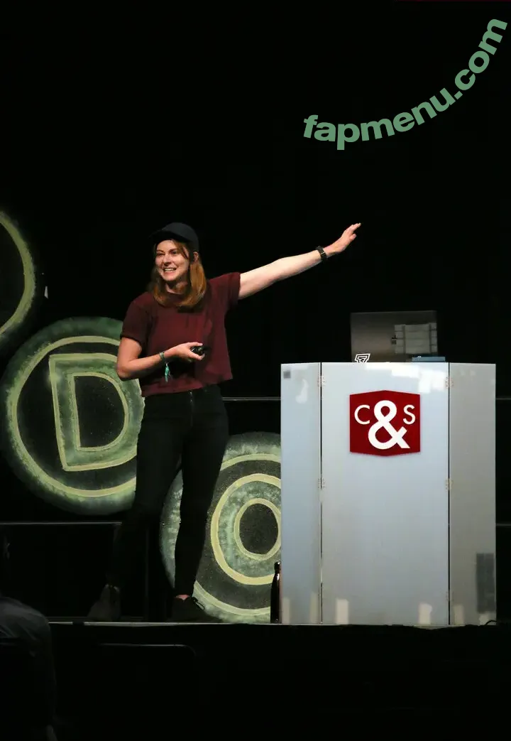 Simone Giertz nude photo #0077 (simonegiertz)