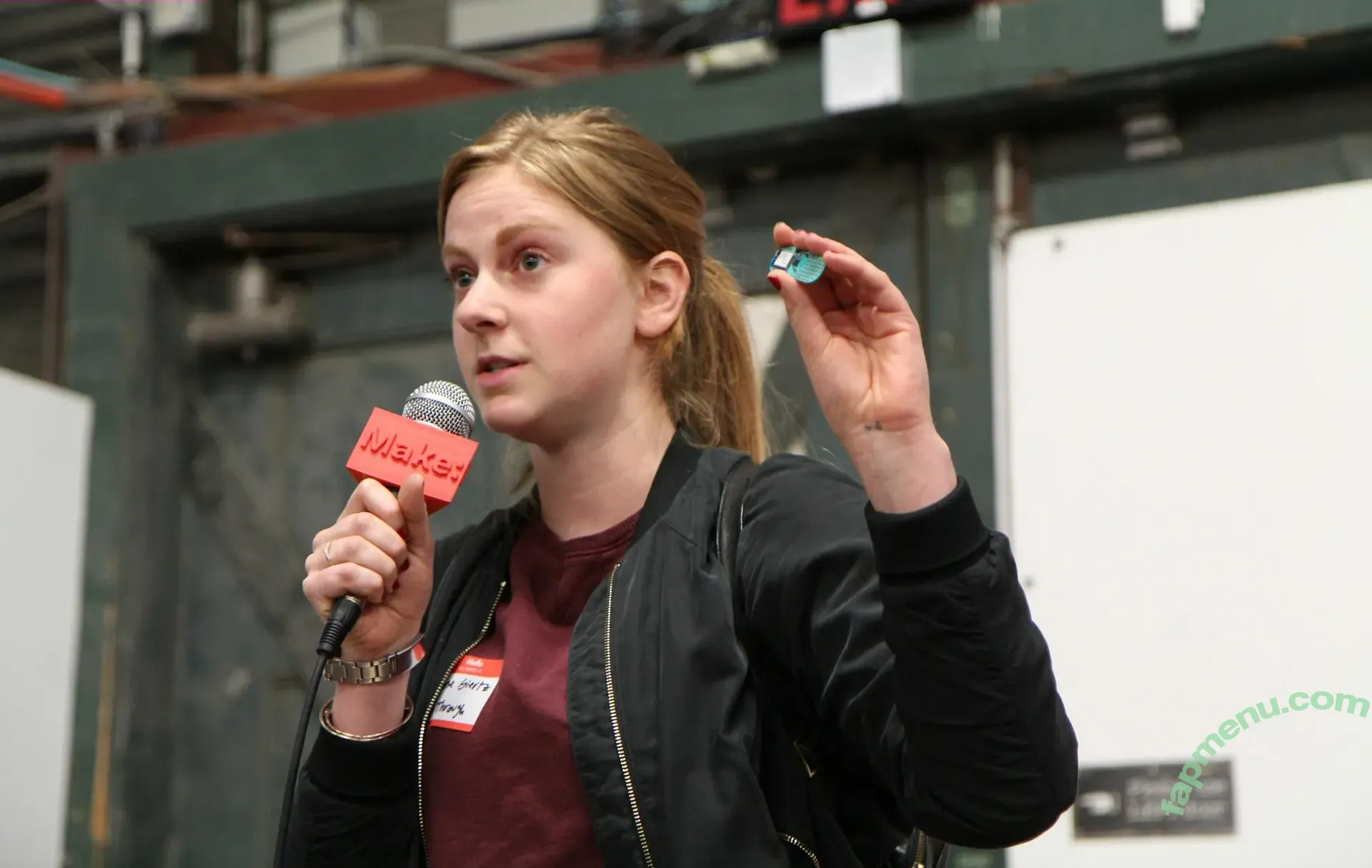 Simone Giertz nude photo #0094 (simonegiertz)