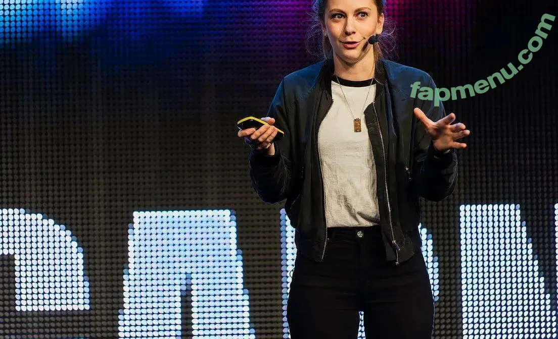 Simone Giertz nude photo #0100 (simonegiertz)