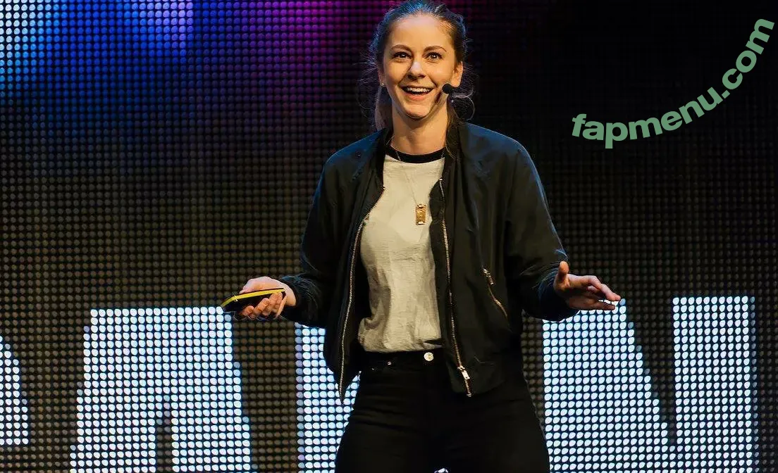 Simone Giertz nude photo #0102 (simonegiertz)