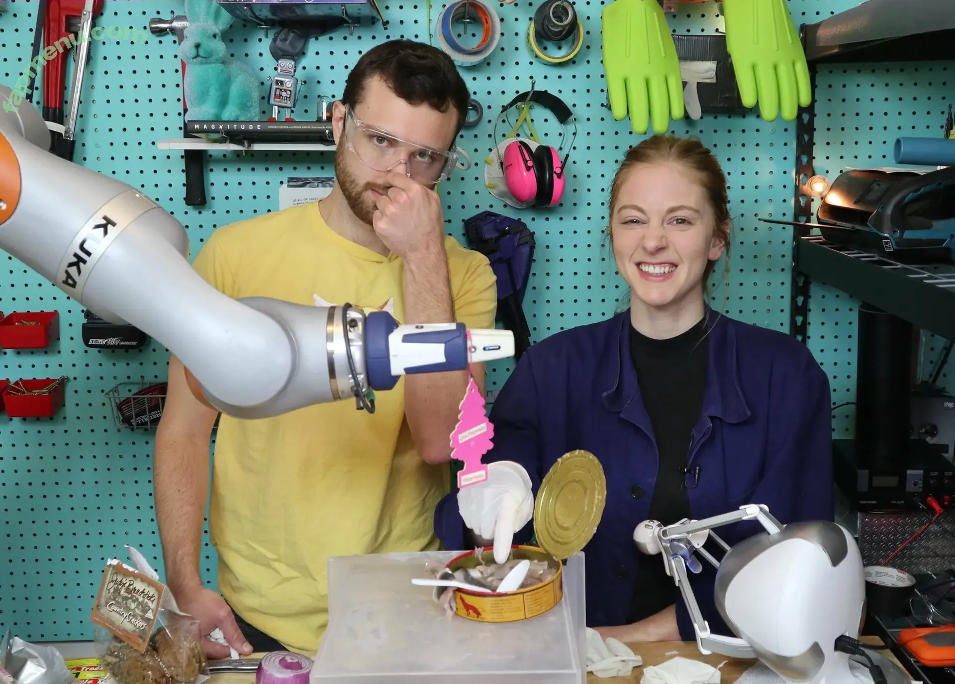 Simone Giertz nude photo #0129 (simonegiertz)