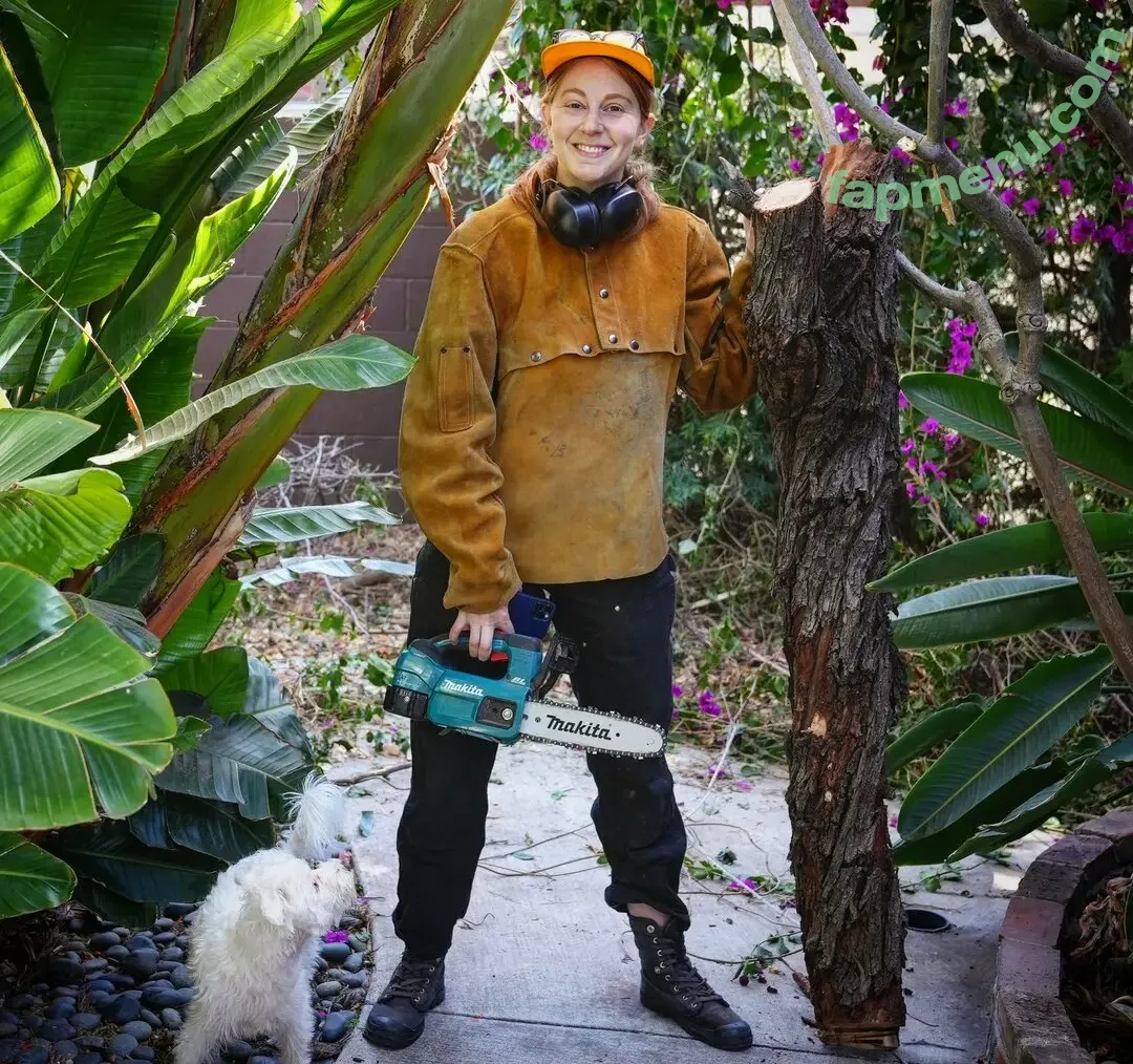 Simone Giertz nude photo #0140 (simonegiertz)