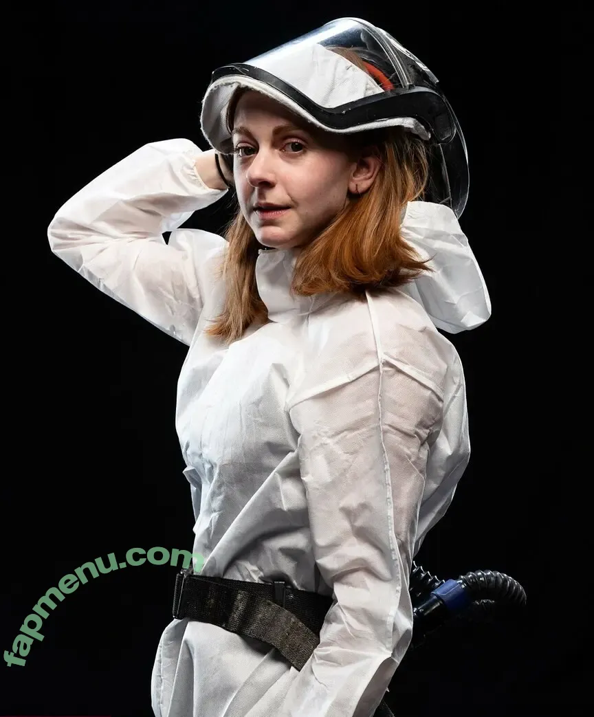 Simone Giertz nude photo #0154 (simonegiertz)