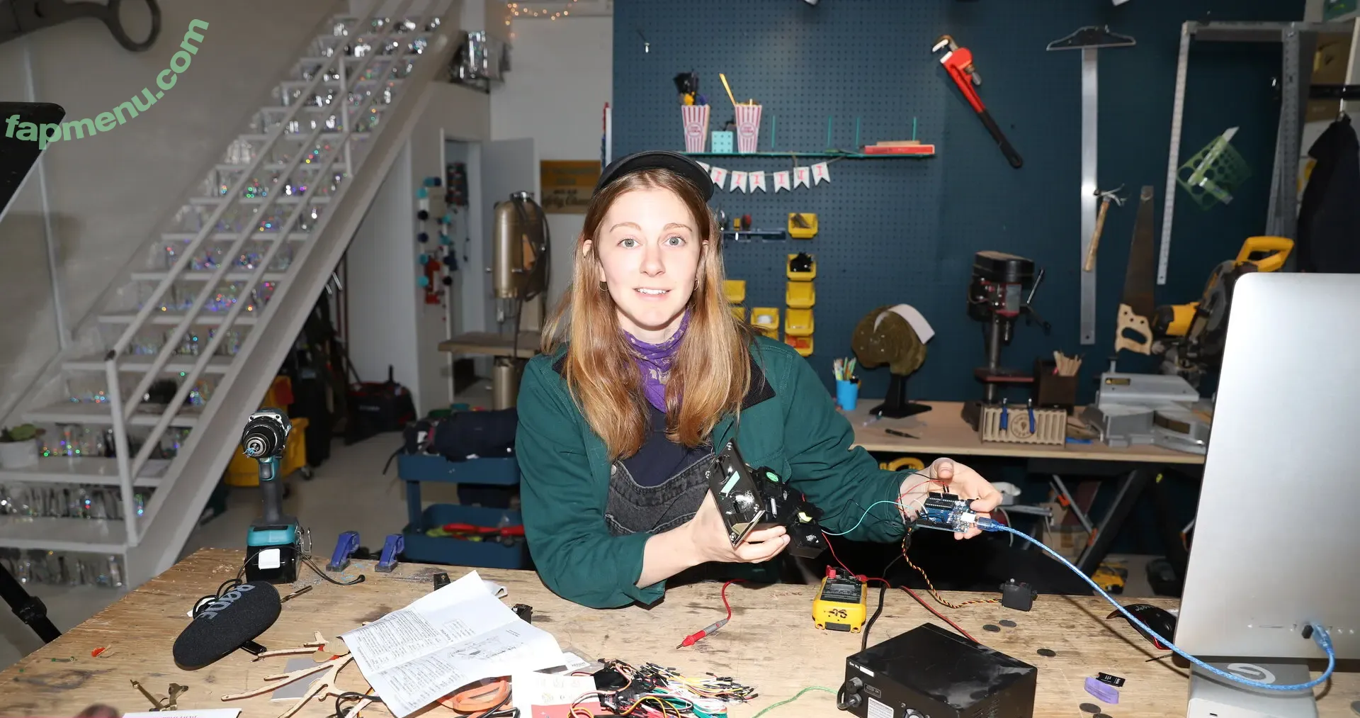 Simone Giertz nude photo #0162 (simonegiertz)