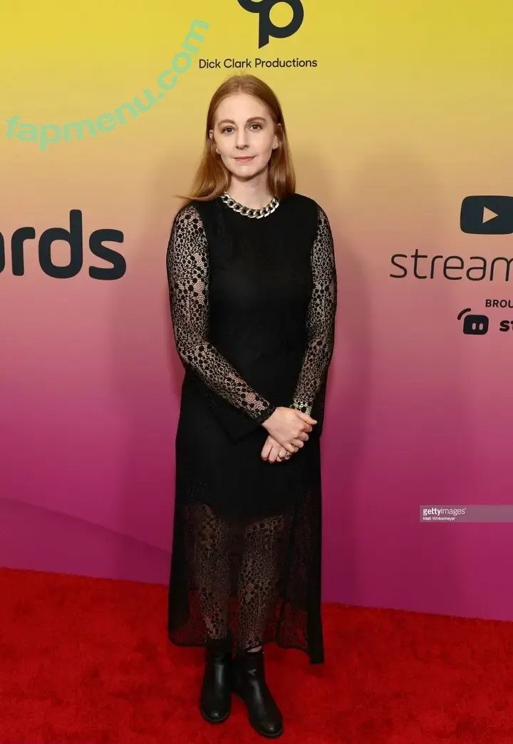 Simone Giertz nude photo #0181 (simonegiertz)