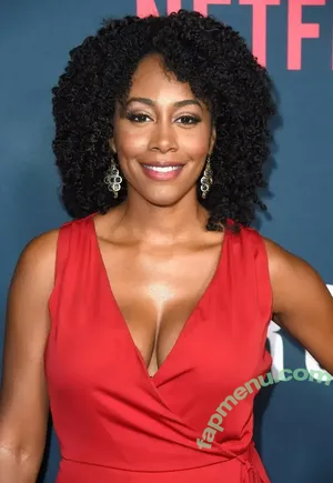 Simone Missick / simonemissick nude photo #0001