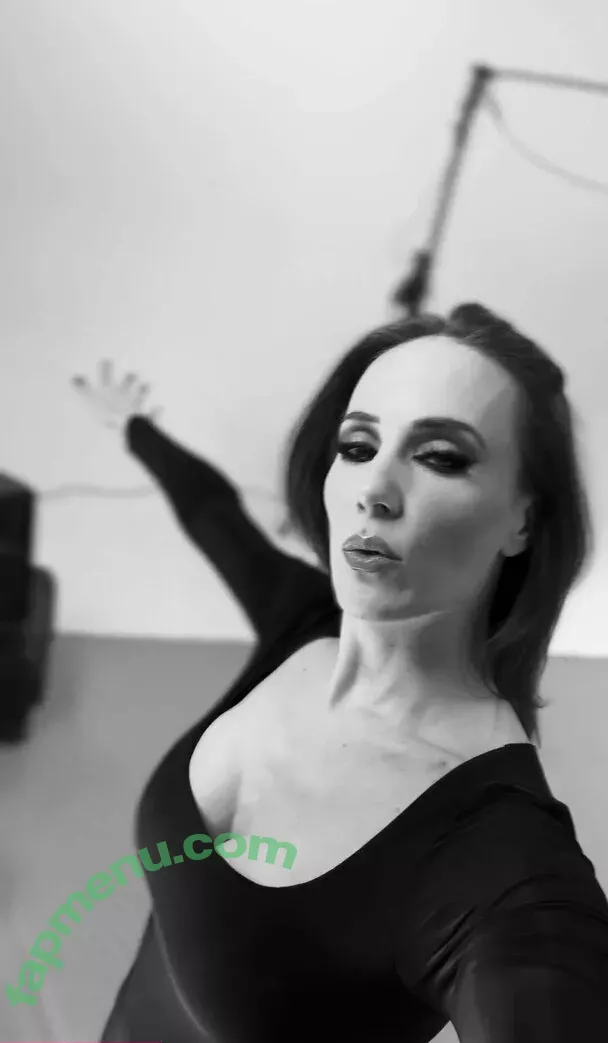 Simone Simons nude photo #0030 (simonesimons)