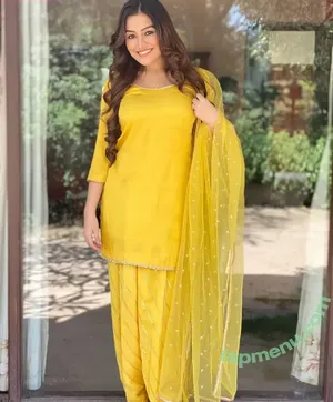 Simran Kaur / simrankonly / symrann.k nude photo #0106