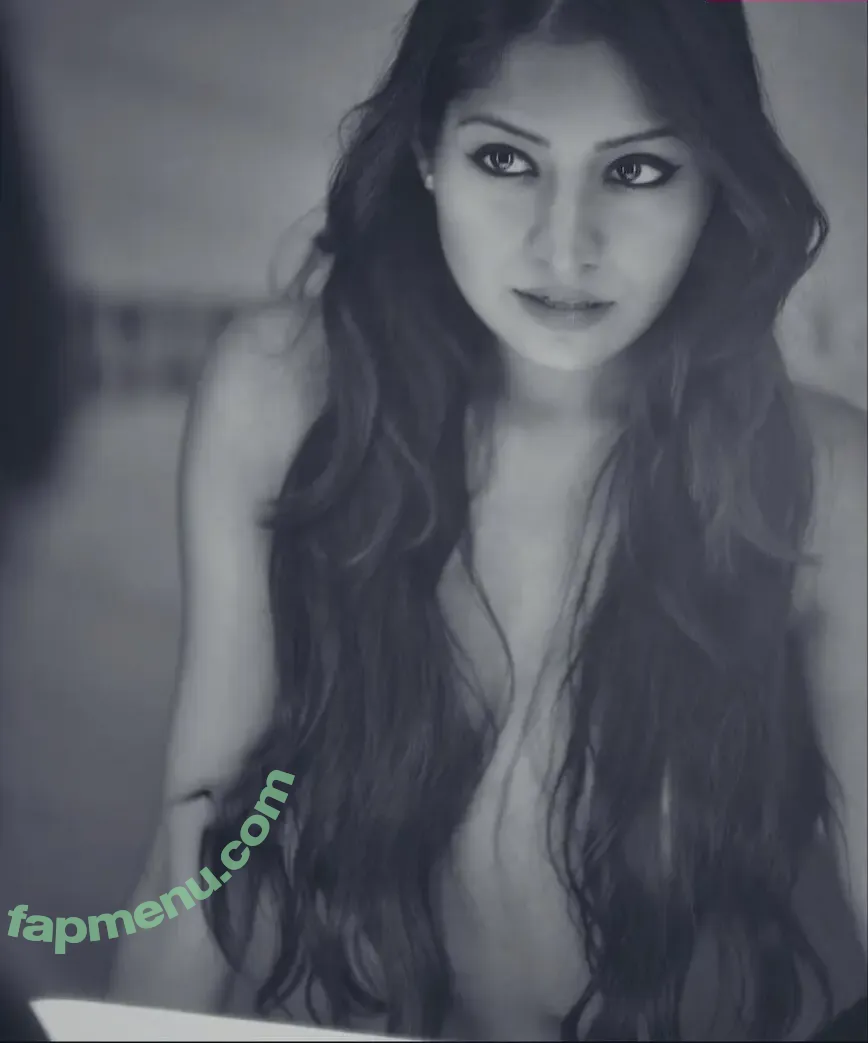 Simran Kaur nude photo #0013 (symrann.k)