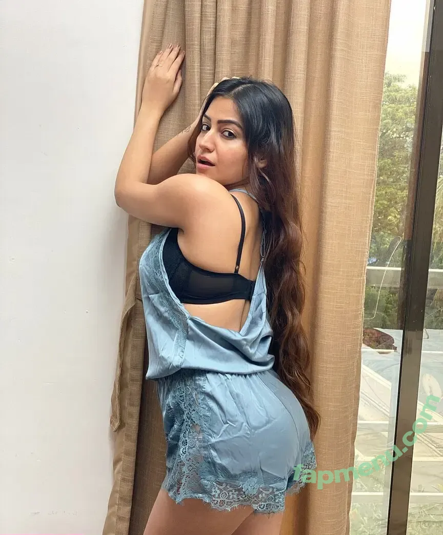 Simran Kaur nude photo #0084 (simrankonly / symrann.k)