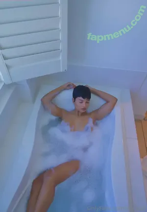 sin.xia2 / sin.xia nude photo #0082