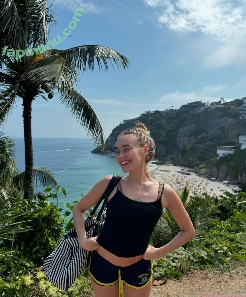 Sina Deinert nude photo #0012 (sinadeinert)