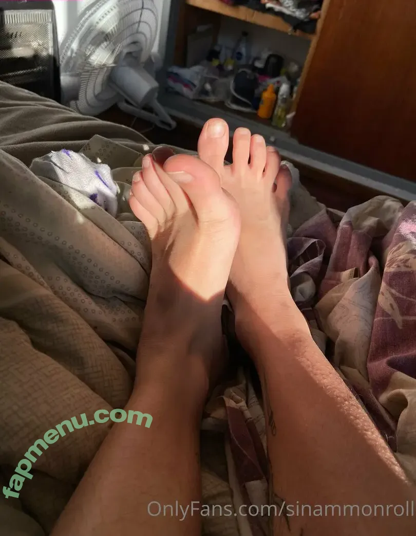 Sinammonroll nude photo #0039 (thecinnamon_roll)