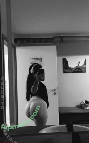 sinarwtz / feeee1209 nude photo #0107