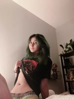 Sinastri nude photo #0001