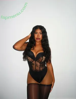 Sincerelydenice / sunburstbabe nude photo #0048