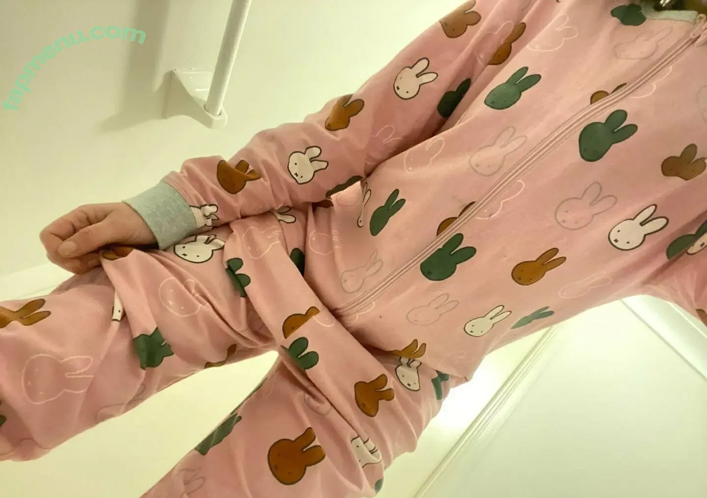 sinclairee nude photo #0019 (sinclaireee)