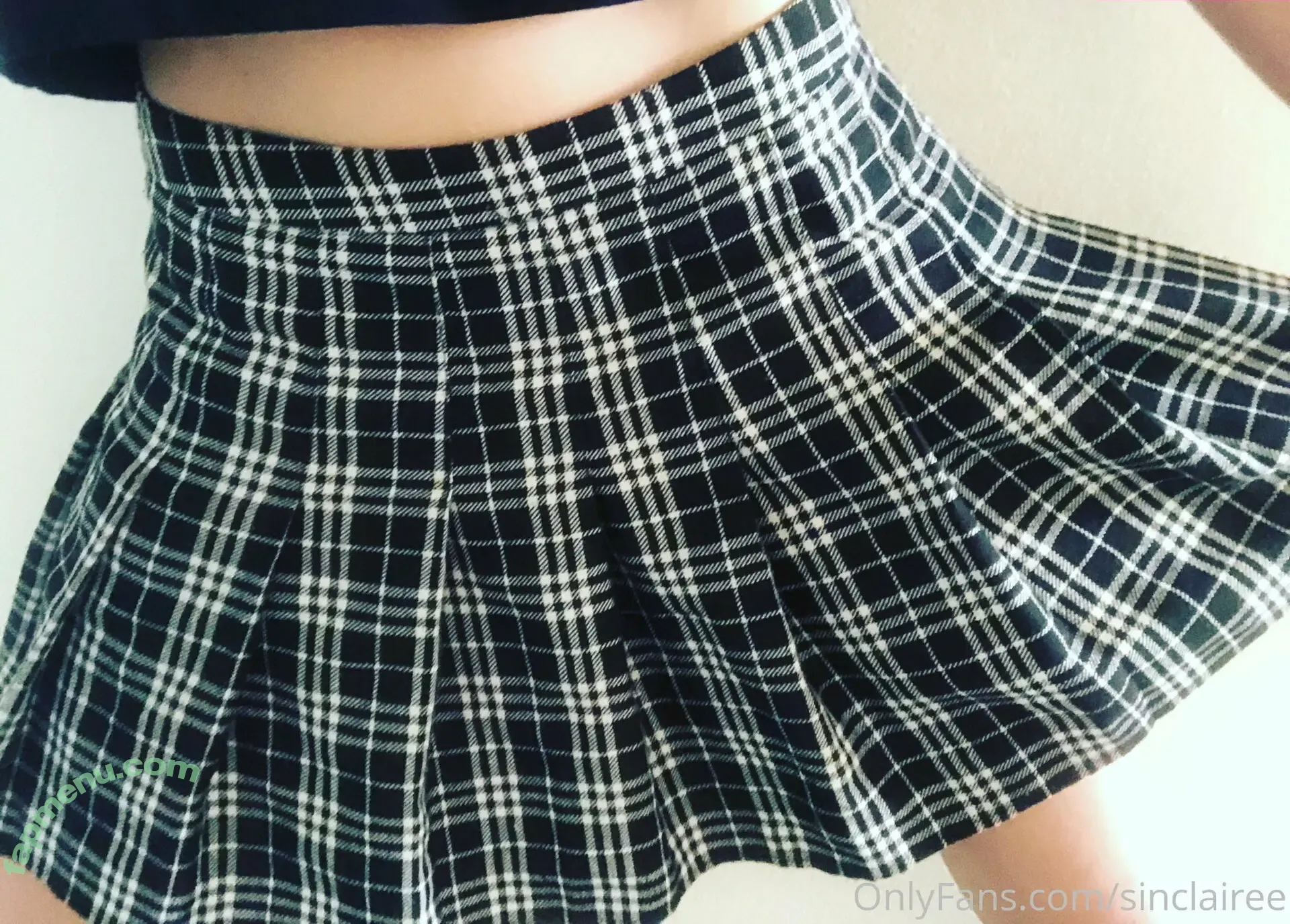 sinclairee nude photo #0021 (sinclaireee)