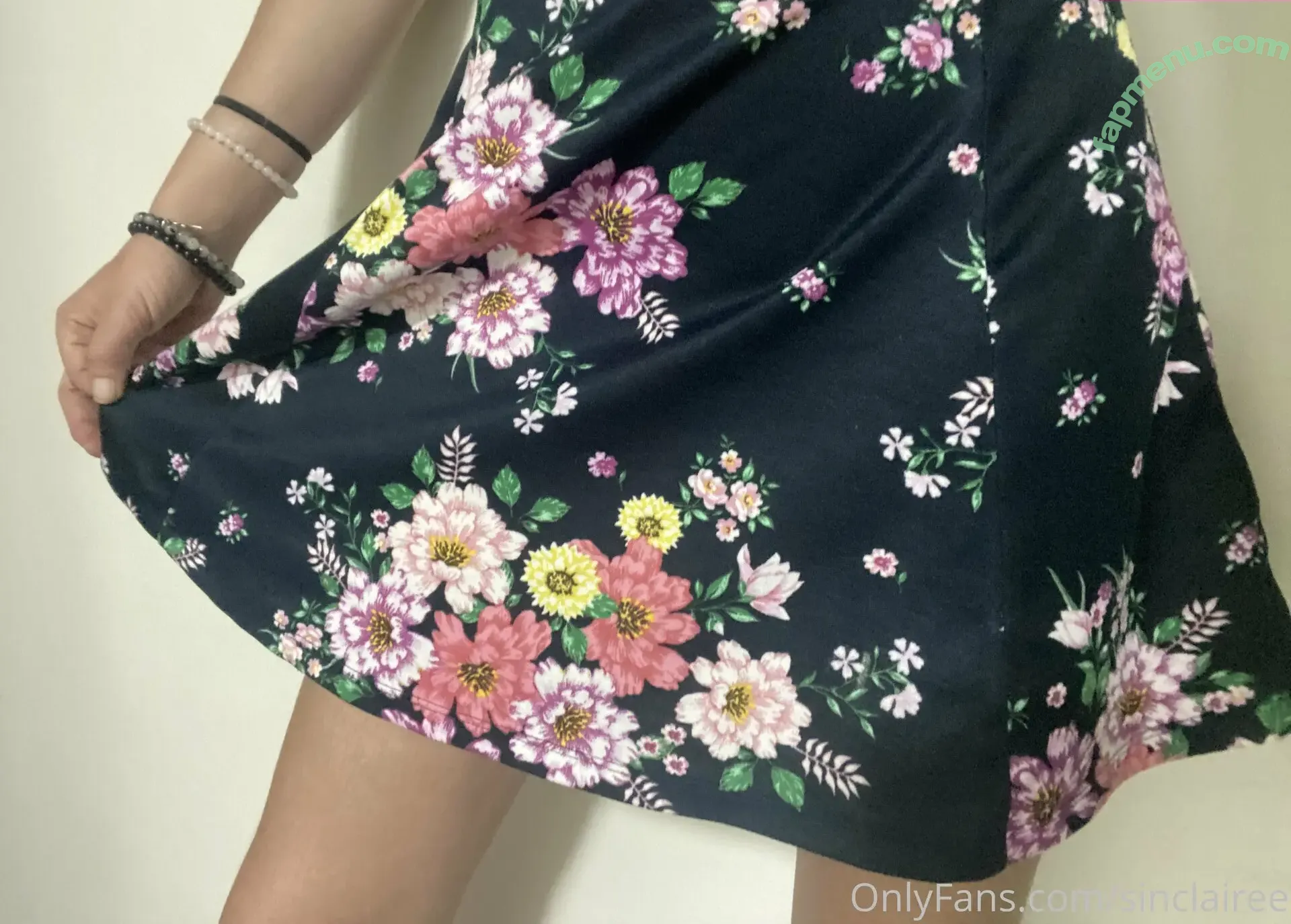 sinclairee nude photo #0028 (sinclaireee)