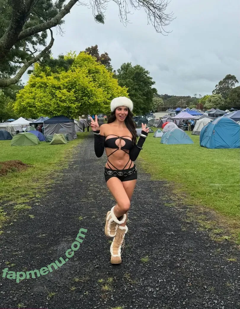 Sineeaadd nude photo #0385 (Not Sienna / Siennaliara / Sineadd.bts)