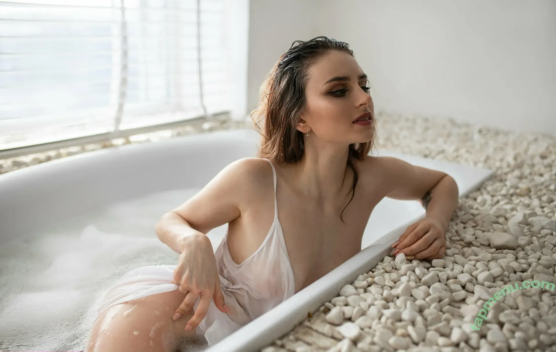 sinful_foxy nude photo #0028 (yuuicy_things)