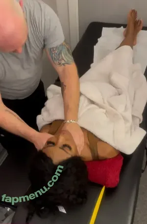 Sinitta / thesinittaofficial nude photo #0006