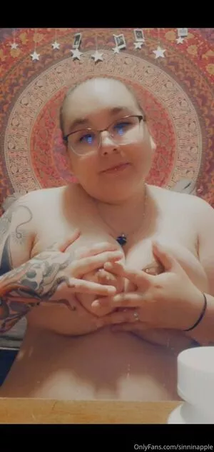 sinnfulapple420 / sinnfulapple.420 nude photo #0010