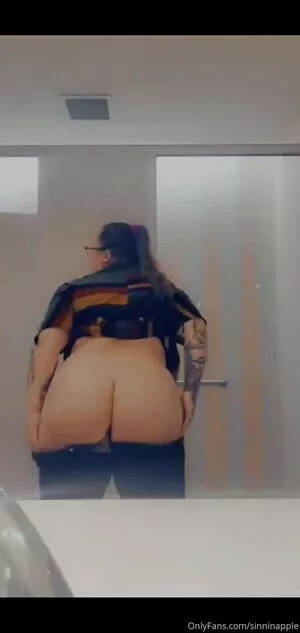 sinnfulapple420 / sinnfulapple.420 nude photo #0019