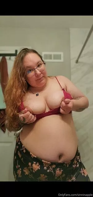 sinnfulapple420 / sinnfulapple.420 nude photo #0035