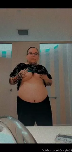 sinnfulapple420 / sinnfulapple.420 nude photo #0052