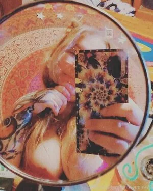 sinnfulapple420 / sinnfulapple.420 nude photo #0082