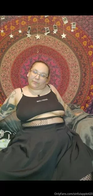 sinnfulapple420 / sinnfulapple.420 nude photo #0091