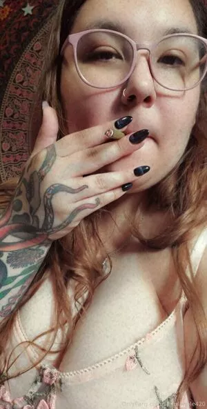 sinnfulapple420 / sinnfulapple.420 nude photo #0135