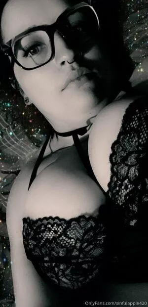 sinnfulapple420 / sinnfulapple.420 nude photo #0183