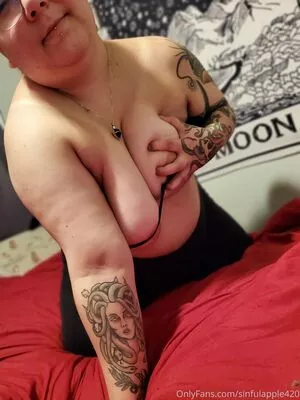 sinnfulapple420 / sinnfulapple.420 nude photo #0186