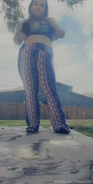 sinnfulapple420 / sinnfulapple.420 nude photo #0190