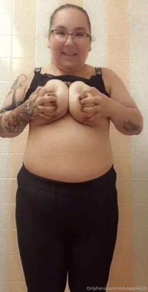 sinnfulapple420 / sinnfulapple.420 nude photo #0208