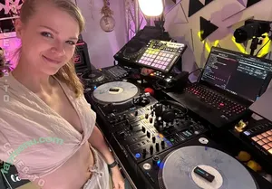 Sintica / djanesintica / djsintica nude photo #0209