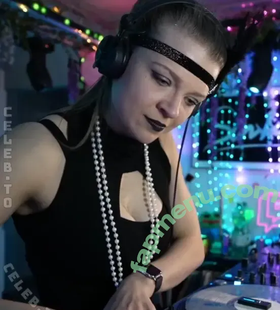 Sintica nude photo #0208 (djanesintica / djsintica)