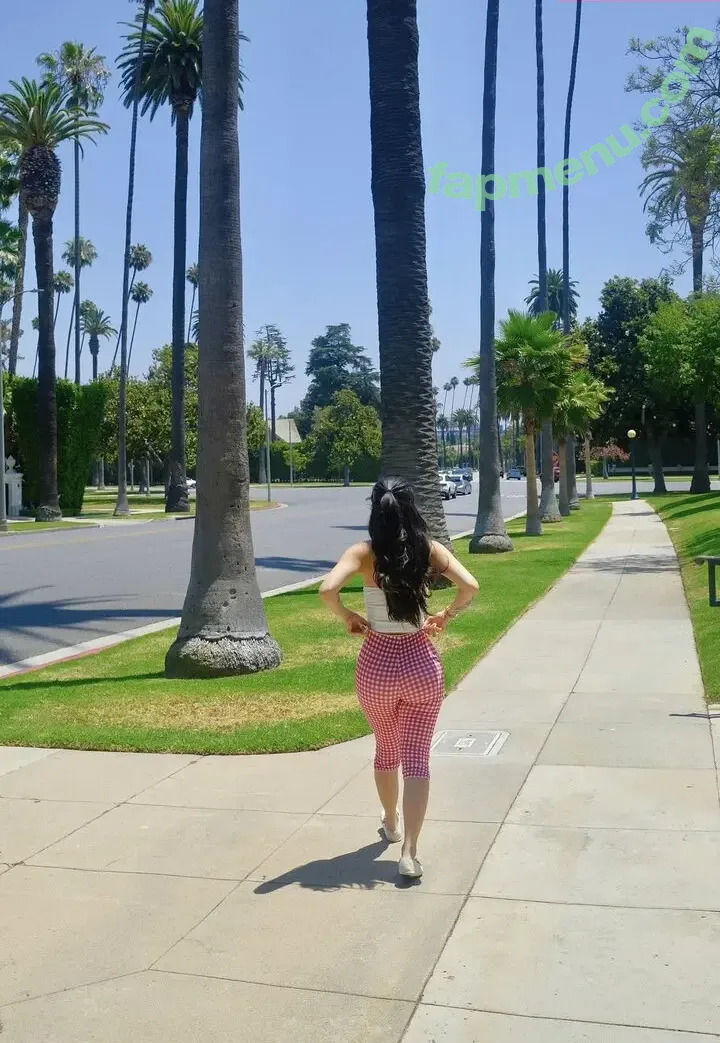 Siobe Lim nude photo #0134 (Krystal Mana / lifeofayemami)