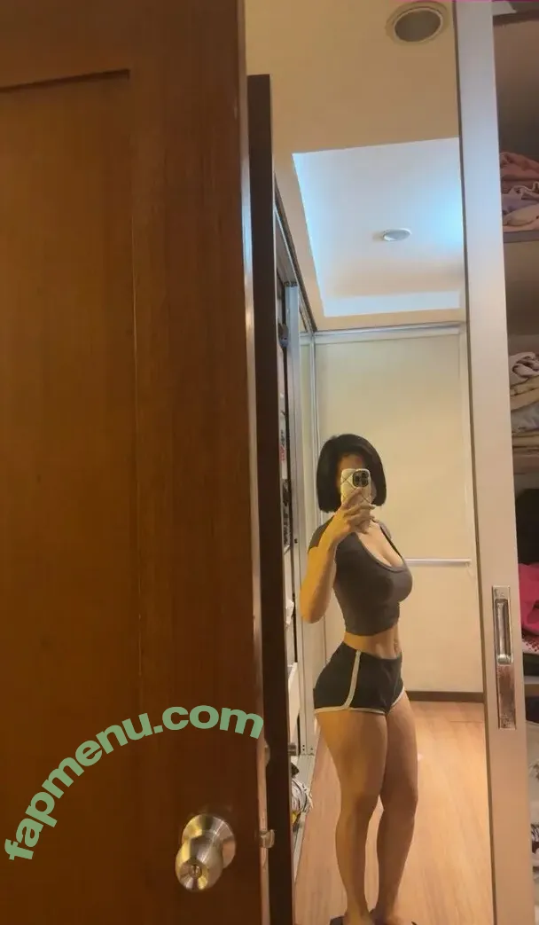 Siobe Lim nude photo #0140 (Krystal Mana / lifeofayemami)