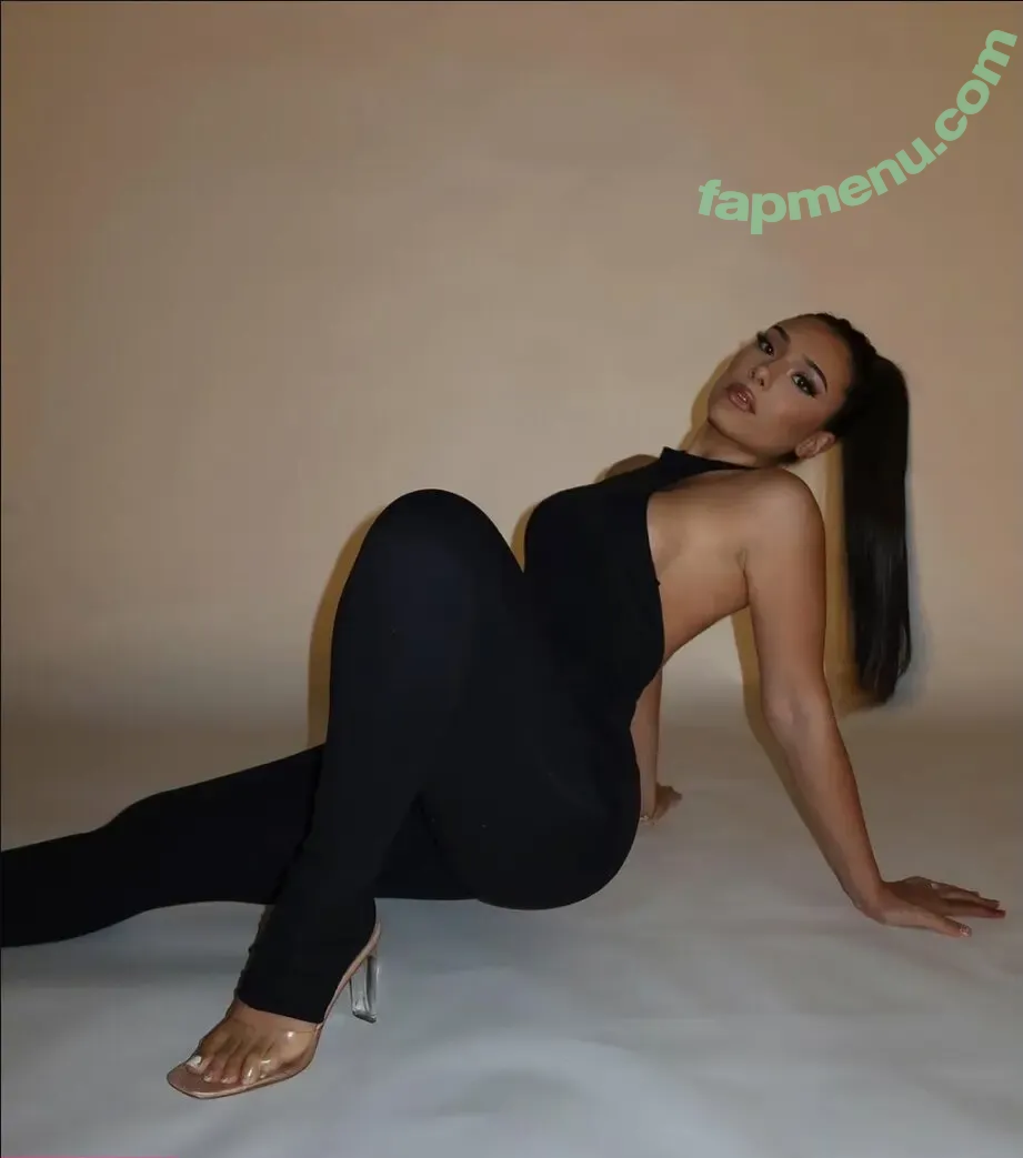 Siobhan Awad nude photo #0021 (shivvvvvvy / siobhan_awad)