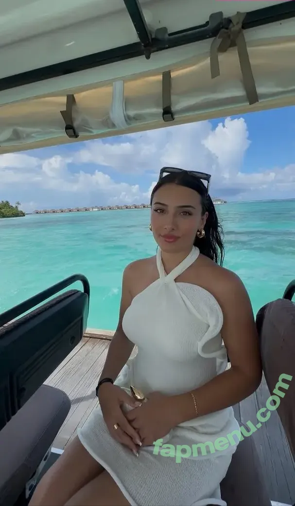 Siobhan Awad nude photo #0050 (shivvvvvvy / siobhan_awad)